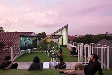 Desain Rooftop Garden Minimalis untuk Ngumpul Seru di Atap Rumah - ARSITAG